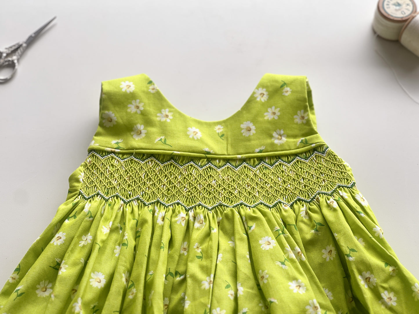 Neon green (2 years)