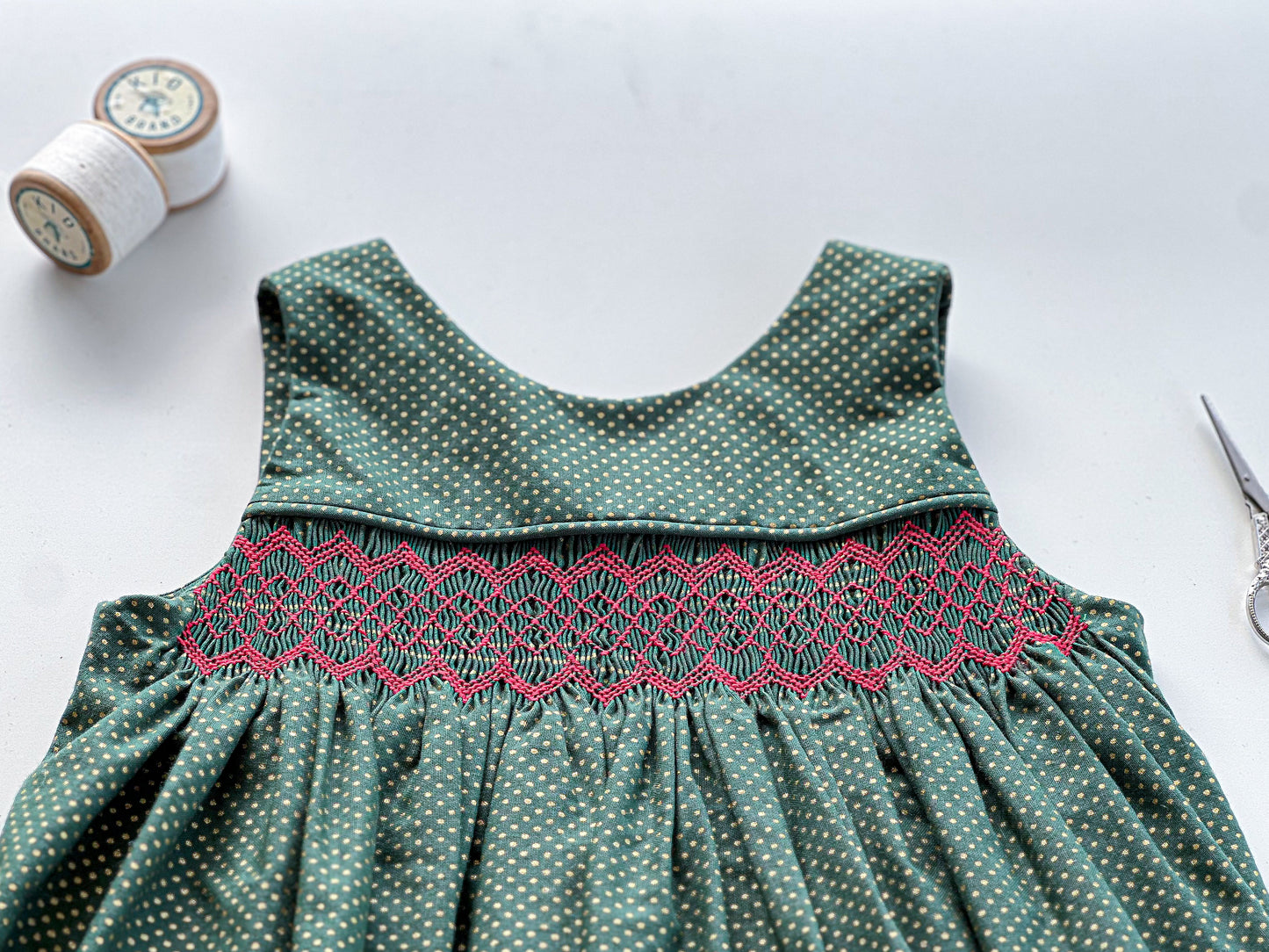 Green and gold polka dots (3 years)